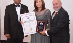 Reconocen a la diputada Adelys Olivares por labor social a favor de dominicanos en el exterior