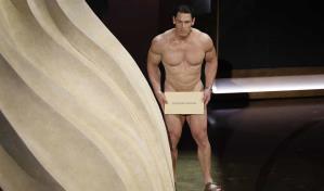 La verdad detrás del desnudo de John Cena en los Premios Óscar