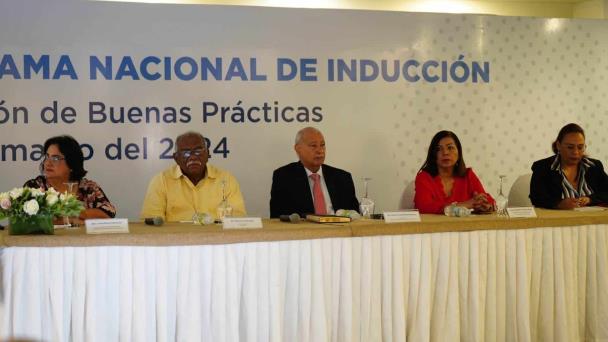Minerd socializa buenas prácticas docentes para mejorar aprendizajes de estudiantes