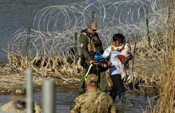 El Tribunal Supremo de EE.UU. extiende bloqueo a ley que permitiría a Texas detener a migrantes