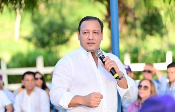 Abel Martínez reacciona a traspaso del CAID al Ministerio de Educación