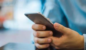 Experto alerta de que la información del teléfono móvil se escucha, aunque esté apagado