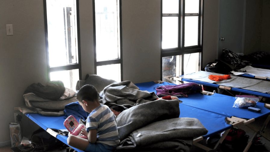 Aumentan casos de sarampión en un refugio para migrantes de Chicago
