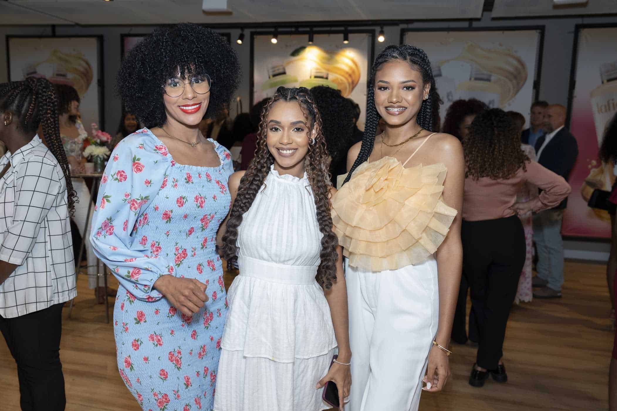 Iris Valera, Kiverly Herrera y Lauren Nathalia Rodríguez.