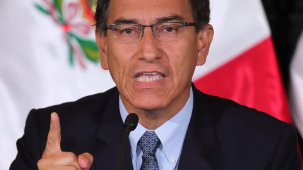 El Congreso de Perú acusa al expresidente Vizcarra por tráfico de influencias
