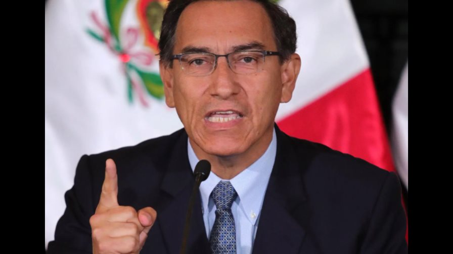 El Congreso de Perú acusa al expresidente Vizcarra por tráfico de influencias