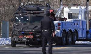 Mujer compró armas para el exconvicto que mató a dos policías y un bombero en Minnesota