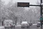 Por tormenta invernal cancelan vuelos y cierran carretera en zona montañosa de Colorado