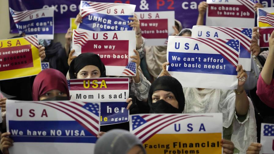 Senadores piden más visas para afganos que ayudaron a EE.UU. en Afganistán