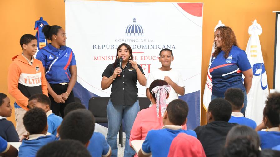 INEFI orienta a los alumnos del Centro República de Cuba en Villa Consuelo
