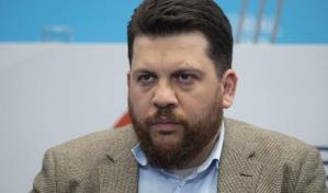 Aliado del opositor ruso Alexéi Navalny es agredido a martillazos y acusa a Putin