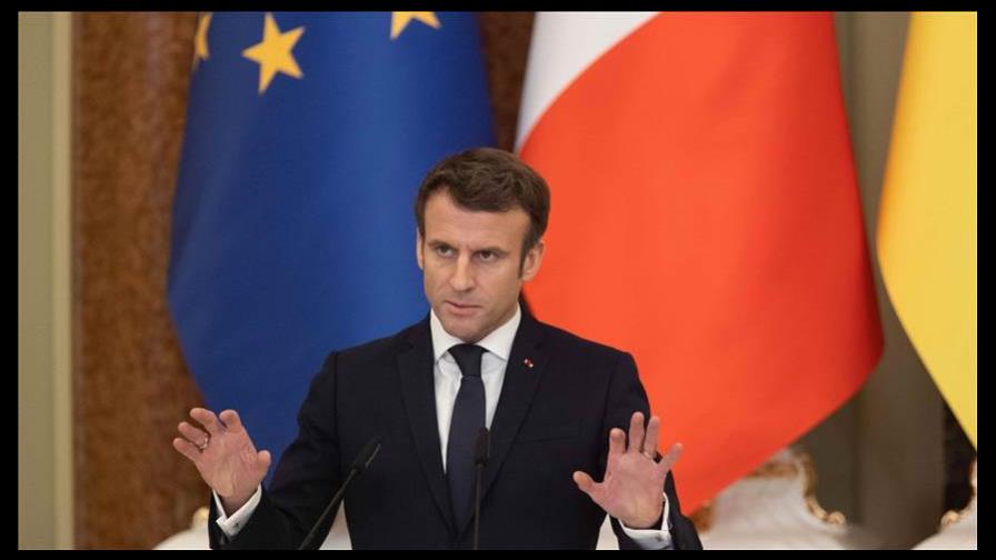 Emmanuel Macron mantiene el tono duro para liderar la oposición europea contra Putin