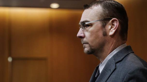 Declaran culpable de homicidio involuntario a un hombre por tiroteo que cometió su hijo en 2021