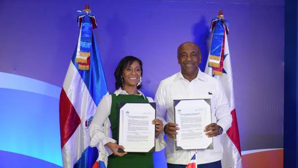 República Dominicana firma acuerdos con Chile y Panamá para colaboración energética