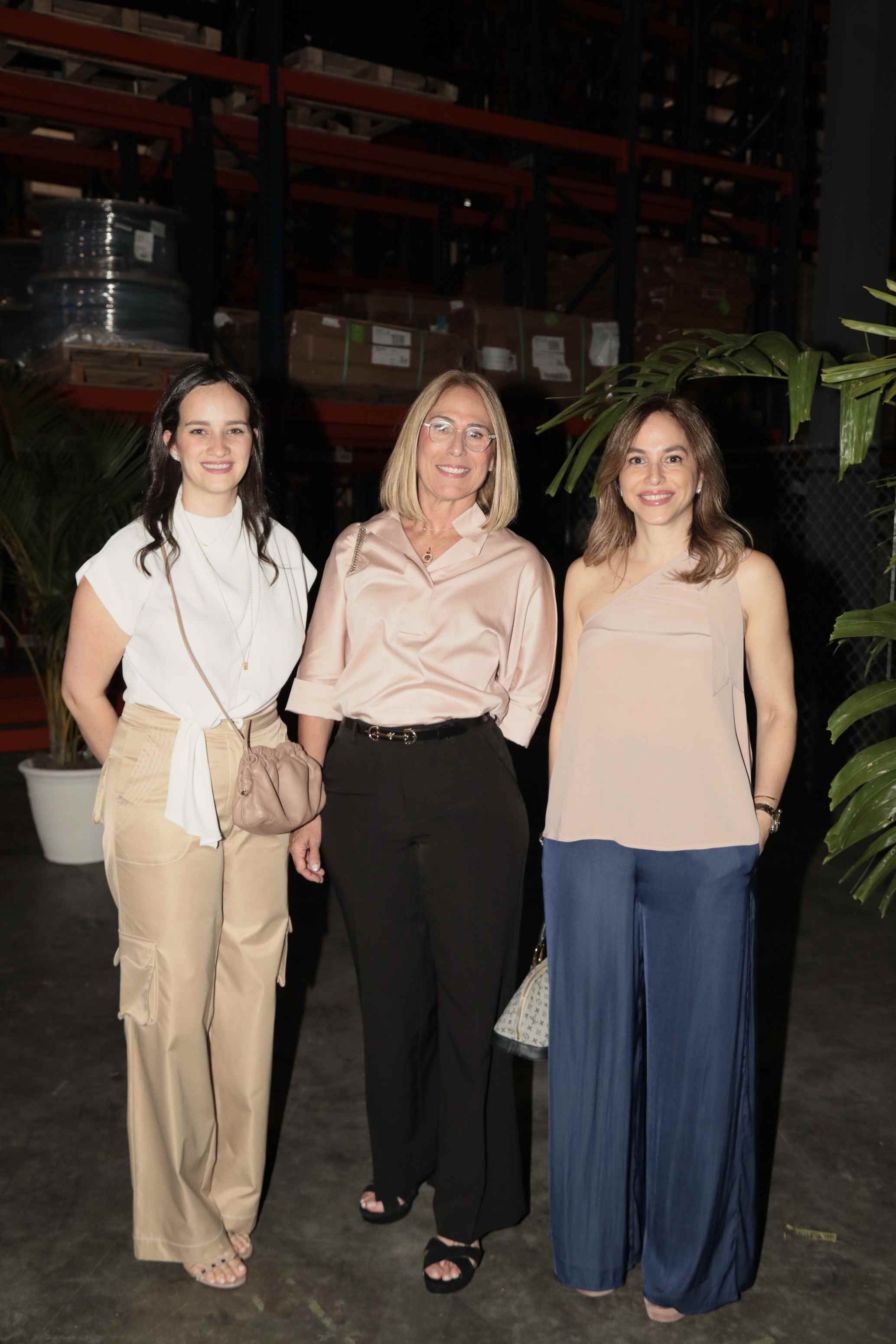 Sara Cohen, Camila Heinsen y Aura Garrido.