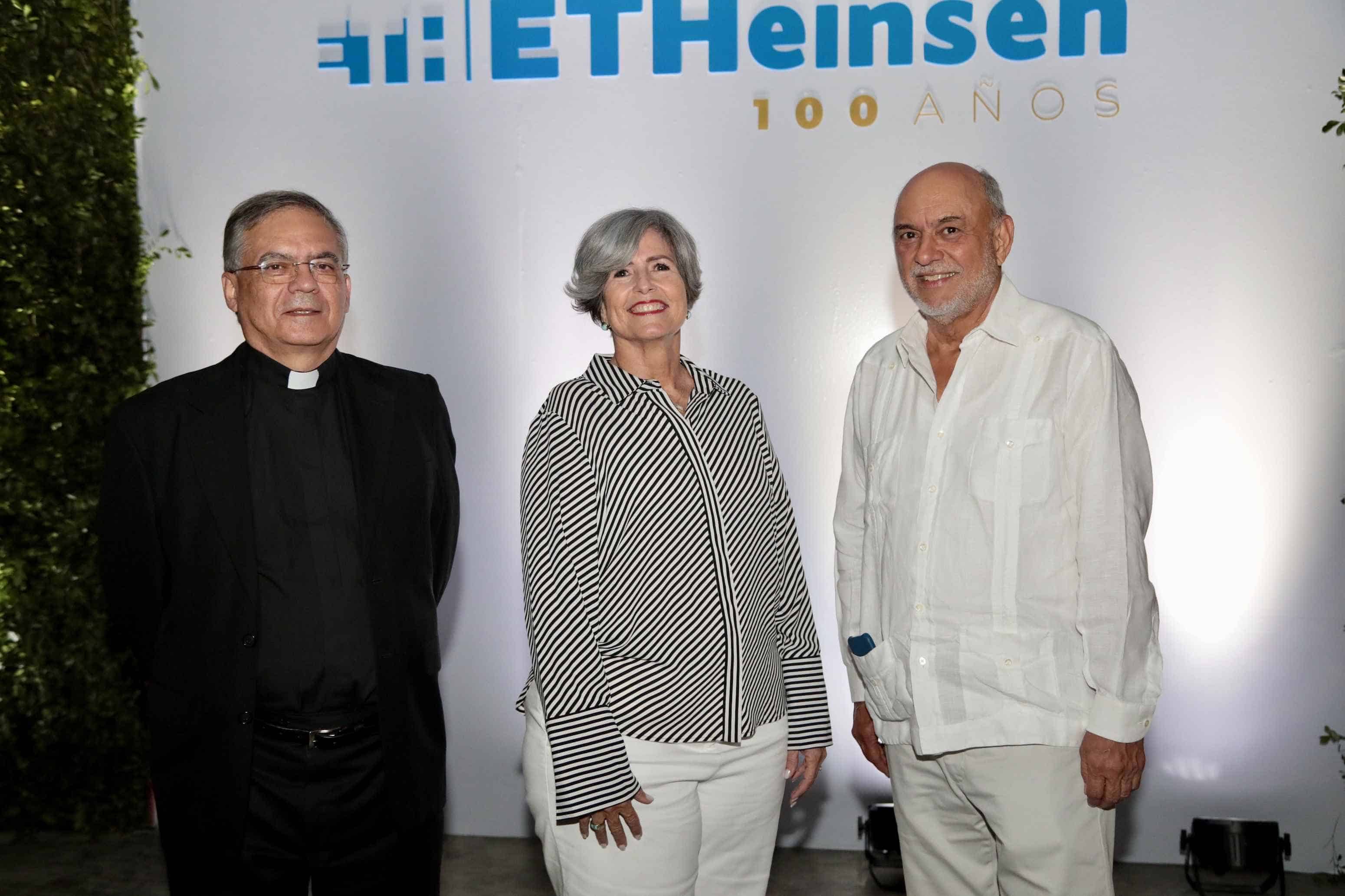 Padre Jaime Guixá, Alice Heinsen y Carlos Lubrano.