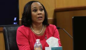 Juez de EE.UU. autoriza a la fiscal que procesó a Trump a continuar en el caso