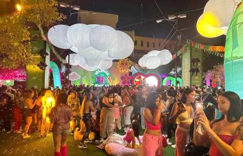 La fiesta de Karol G comienza desde antes de entrar al Estadio Olímpico