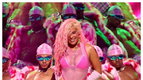 Menores de edad no podrán entrar al concierto de Karol G sin la compañía de adultos