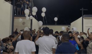 Sepultan a una de las víctimas del incendio en carnaval de Salcedo