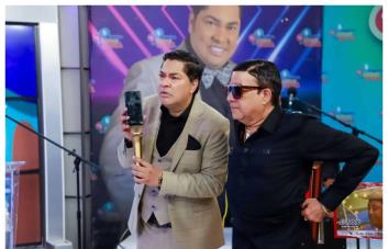 Espectáculos Públicos suspende a Emilio Ángeles tras mostrar pistola durante programa en vivo