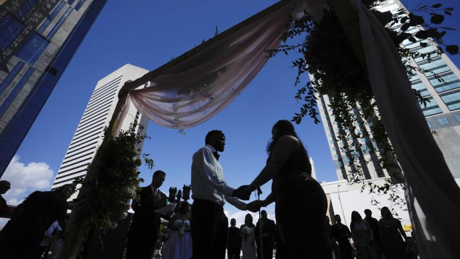 Matrimonios en EE.UU. regresan a niveles previos a la pandemia de COVID-19