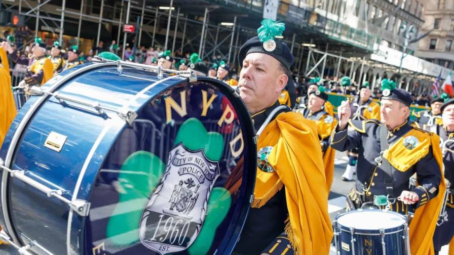 Nueva York celebra con gaitas, tréboles y cerveza el gran desfile de San Patricio