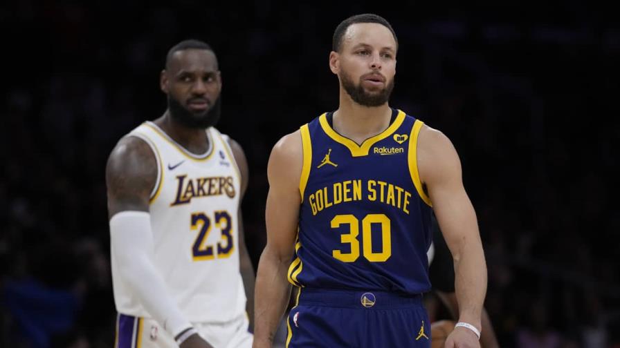 Curry anota 31 y los Warriors derrotan a los Lakers a pesar de los 40 de James