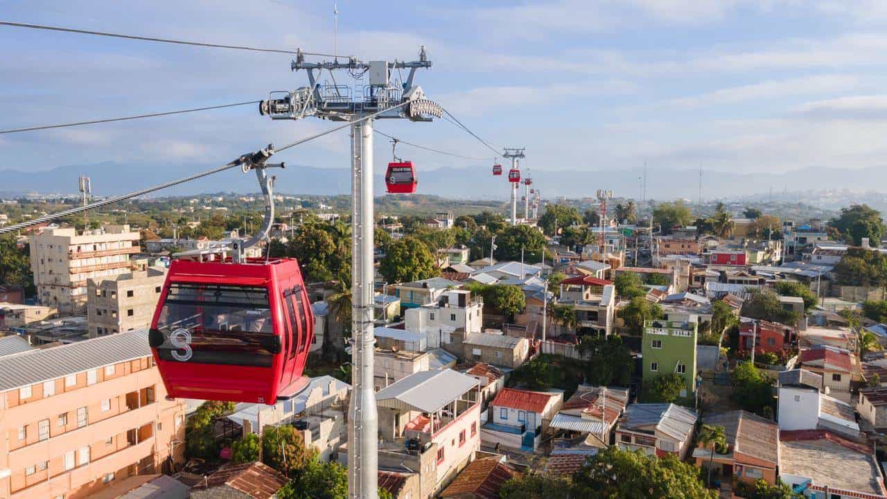 La primera etapa del Teleférico de Santiago en su inauguración. 