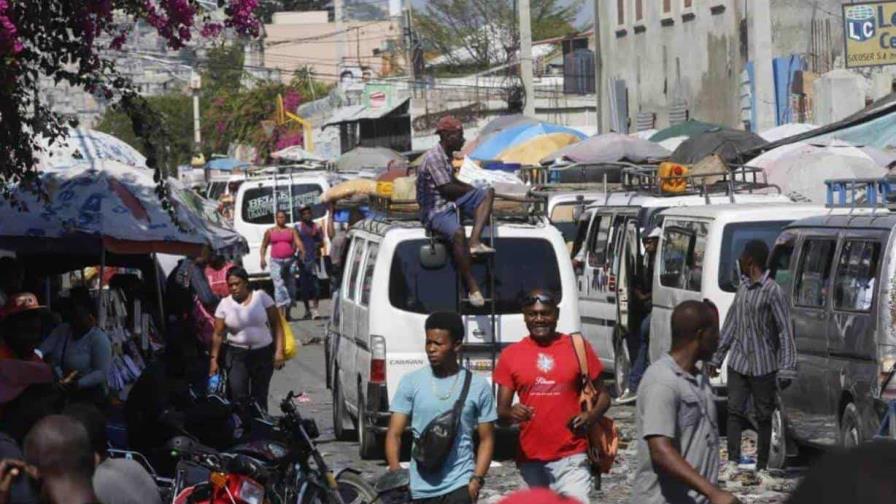 Consejo Presidencial va por buen camino para lograr el restablecimiento de Haití, según excónsul