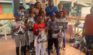 Marcell Ozuna, de regalar juguetes a girar miles de dólares