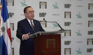 Valdez Albizu: Casi 500 mil dominicanos fueron incorporados al sistema financiero
