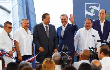 Abinader entrega obras apremiado por plazo legal