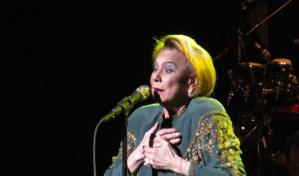 Lucecita Benítez celebrará los 50 años de su presentación Traigo un Pueblo en mi Voz