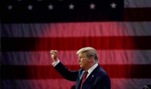 Trump acusa a los medios de sacar de contexto sus palabras sobre el baño de sangre