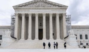 El Supremo da vía libre a Texas para detener y expulsar a migrantes que entran ilegalmente