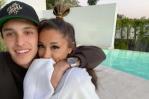 Ariana Grande y Dalton Gómez, oficialmente divorciados Ariana Grande y Dalton Gómez, oficialmente divorciados