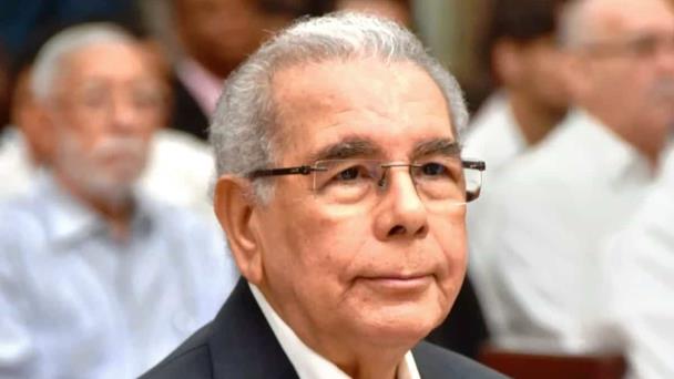 Danilo Medina encabeza comitiva del PLD en velatorio del diputado Julio Brito