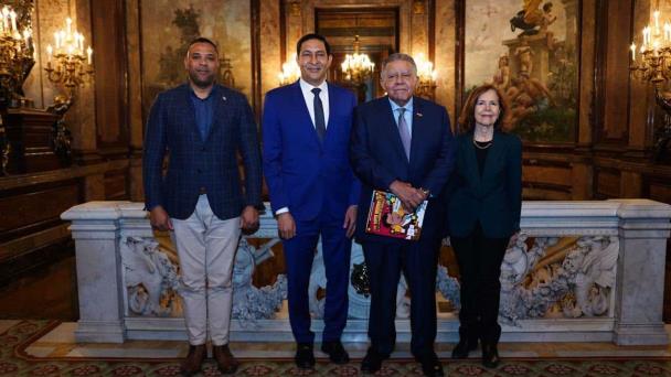 Iván Gatón presenta en España un cómic sobre la historia de isla La Española