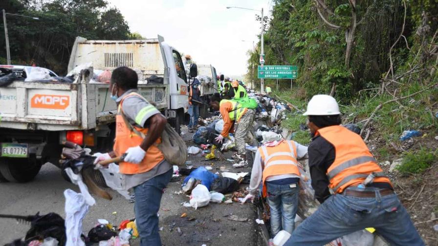 Obras Públicas recoge 240 toneladas de residuos cada mes en carreteras del país