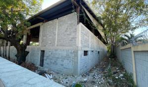 Reconstrucción del Polideportivo de Las Caobas se encuentra abandonada