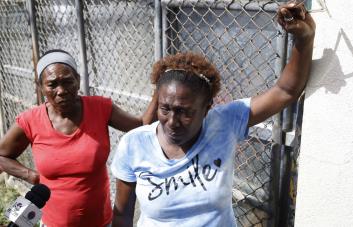 Familiares visitan presos en la cárcel de La Victoria tras incendio que dejó tres muertos