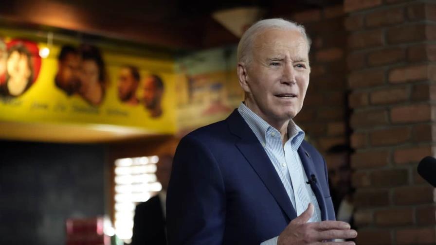 Biden anuncia acuerdo multimillonario con Intel para instalar plantas de chips