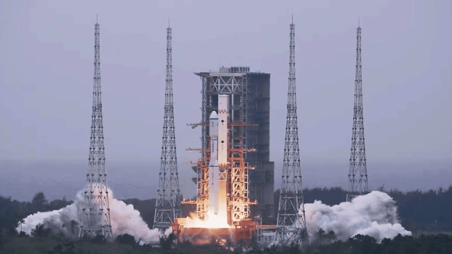 China lanza nuevo satélite de relevo para comunicaciones en la Tierra y la Luna