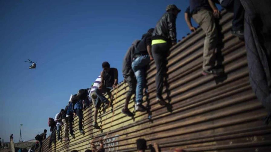 100 migrantes intentan cruzar la frontera de El Paso de manera ilegal