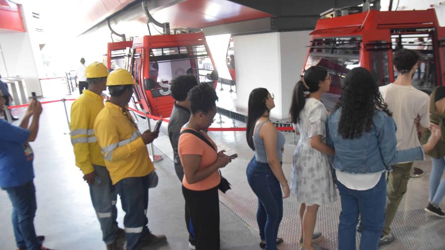 Más de cuatro mil personas han utilizado el teleférico de Santiago durante primeros días