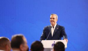 Luis Abinader encabeza LA Semanal con la Prensa