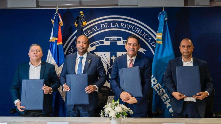Banreservas firma acuerdo con bodegueros para promover educación financiera de dominicanos en EEUU