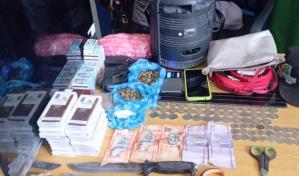 Policía apresa a tres hombres en Barahona por presunta posesión de drogas