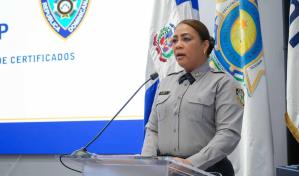 Infotep e IPES certifican a policías en lenguaje de señas en nivel inicial